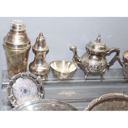 1017 - Large qty of mixed silver-plated items, approx 7.9kg gross