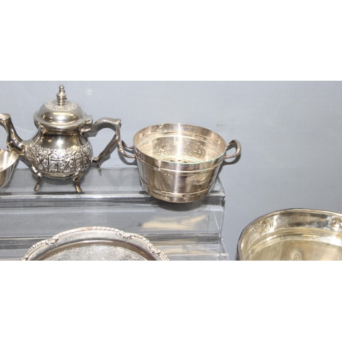 1017 - Large qty of mixed silver-plated items, approx 7.9kg gross