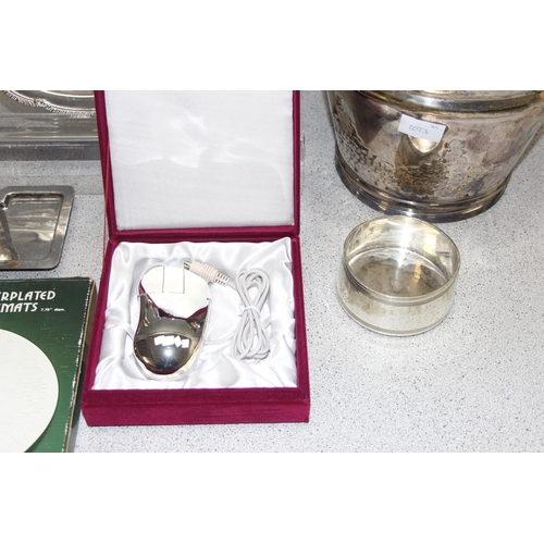 1017 - Large qty of mixed silver-plated items, approx 7.9kg gross