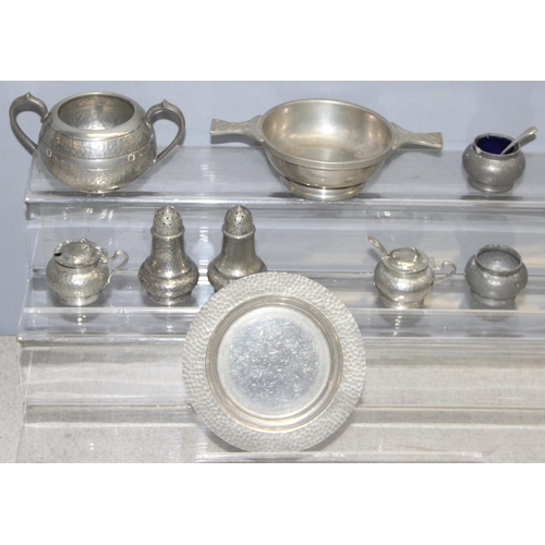 1018 - Mix of hammered pewter items, to incl Hampden, Civic etc approx 1.1kg gross