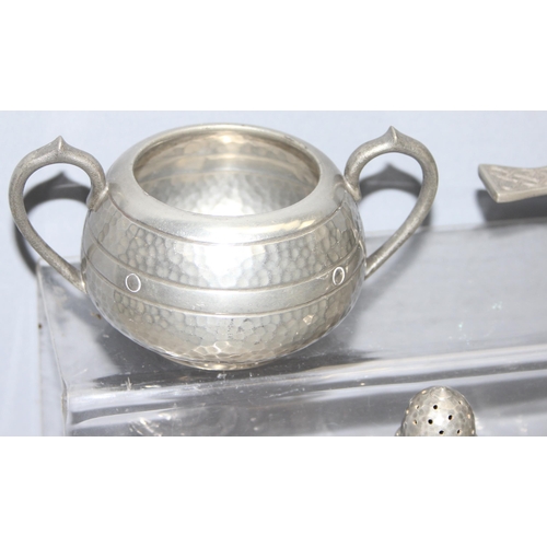 1018 - Mix of hammered pewter items, to incl Hampden, Civic etc approx 1.1kg gross