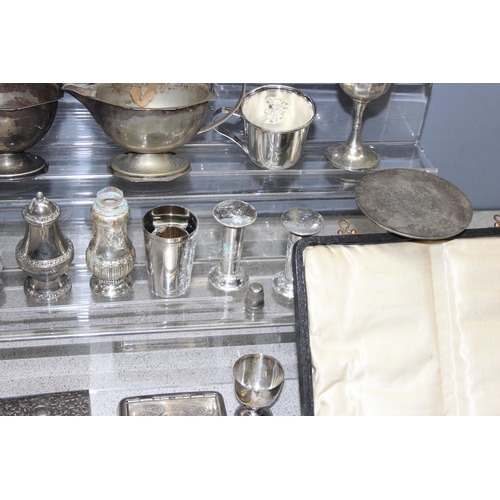 1019 - Qty of mixed metalware, mostly small silver-plated items, approx 5.5kg gross