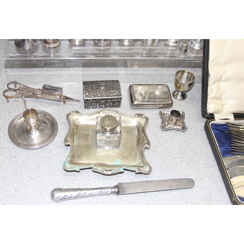 1019 - Qty of mixed metalware, mostly small silver-plated items, approx 5.5kg gross