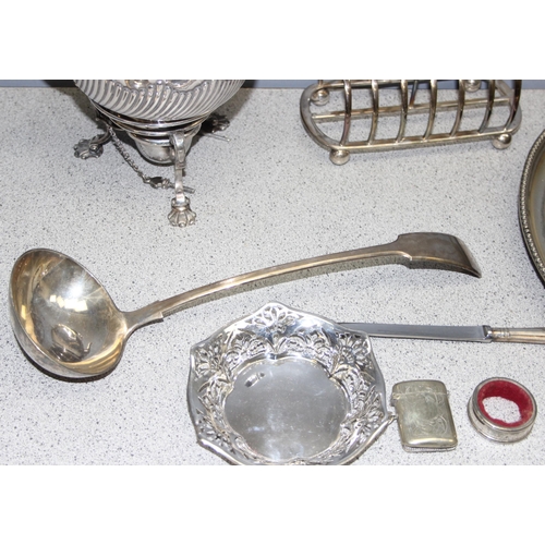 1021 - Qty of assorted antique and later silver plated items to inc a silver plated spirit kettle, a silver... 