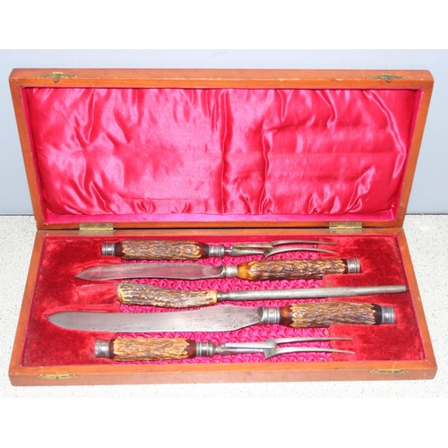 1027 - An antique boxed 5 piece carving set with decorative antler handles by S. Tyzack of Railway Arch, Ol... 