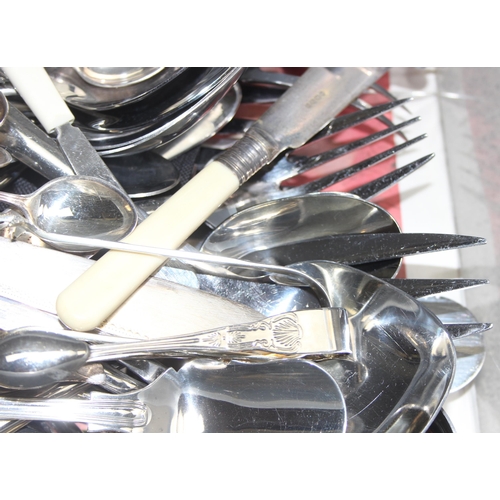 1031 - Qty of cutlery and flatware to incl some silver-plate