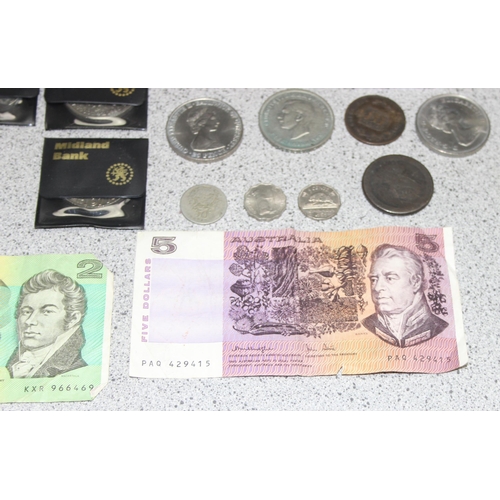 1205 - Qty of assorted mixed coins, mainly British commemorative crowns, 2 Australian banknotes etc