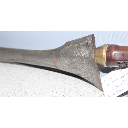 1409 - An Indonesian Kris or Keris dagger with Damascus steel blade and tortoiseshell inlaid sheath, approx... 