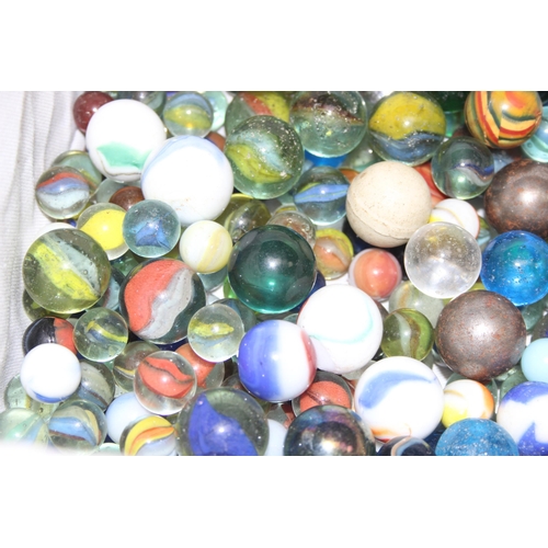 1521 - Large qty of vintage glass marbles, approx 3.6kg gross