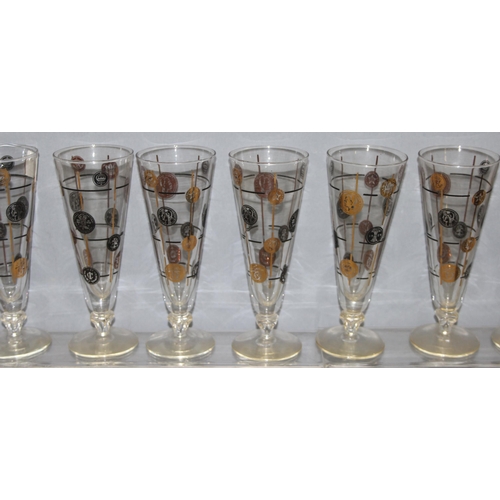 1617 - Set of 10 retro mid-century Libbey Pilsner style hurricane stem drinking glasses decorated with blac... 