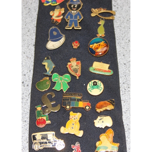 1649 - A large qty of assorted vintage enamel badges containing a large number of Police Charity badges of ... 