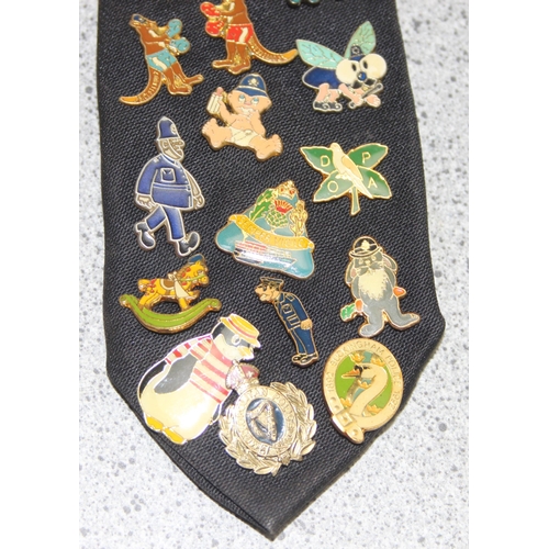 1651 - A large qty of assorted vintage enamel badges containing a large number of Police Charity badges of ... 