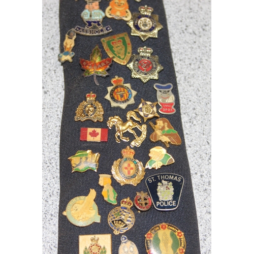 1652 - A large qty of assorted vintage enamel badges containing a large number of Police Charity badges of ... 