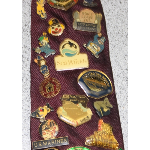 1654 - A large qty of assorted vintage enamel badges containing a large number of Police Charity badges of ... 