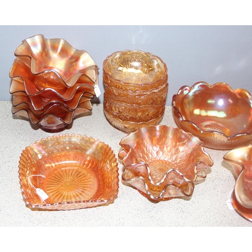 1712 - Qty of carnival glass items