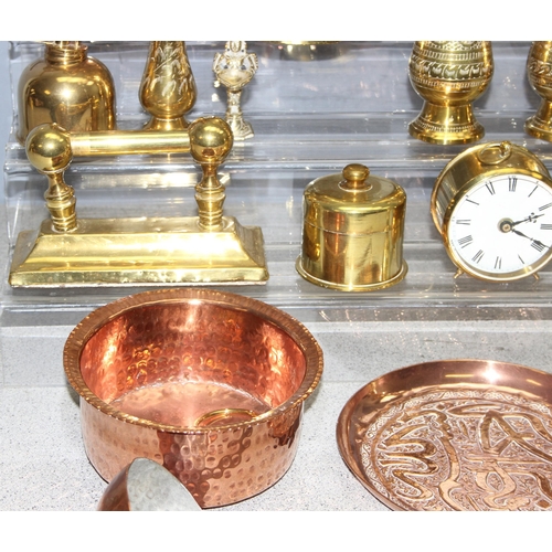 1773 - Mixed lot of brass and copper items to incl hammered examples, coffee maker, planter etc