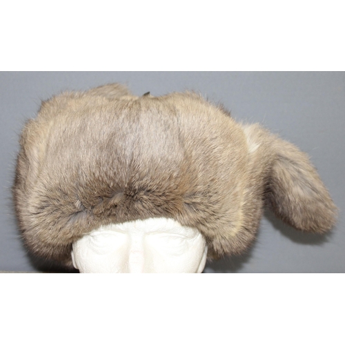204 - Vintage grey fur hat, large size