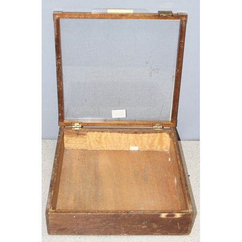 285 - Vintage Agio table top cigar shop display box, approx 33cm square by 9cm deep, and a part box of Agi... 