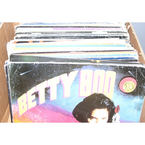 613 - Qty of vinyl record LPs to incl Betty Boo, Los Albertos, 12 Stone Toddler, Zoom etc