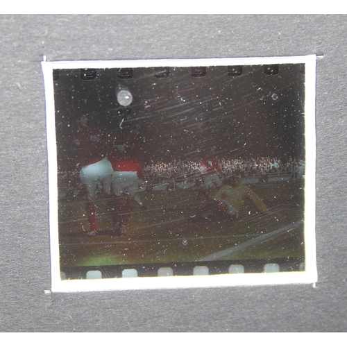 707 - Framed Global Arts commemorative picture of the 1966 England World Cup team at Wembley, limited edit... 