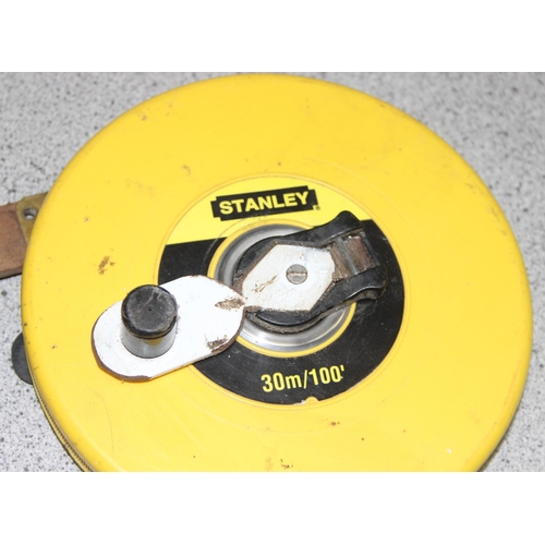 803 - 3 x field measuring tapes, to incl Stanley