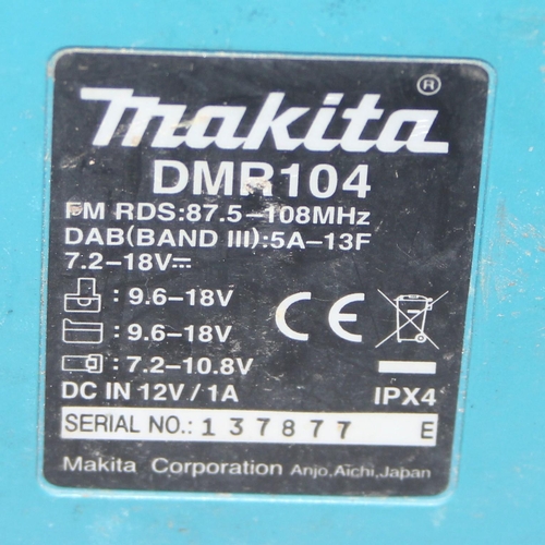 813 - Makita site radio, DMR104