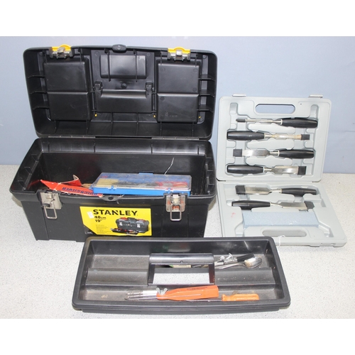 817 - Stanley toolbox with contents and some boxed wood chisels