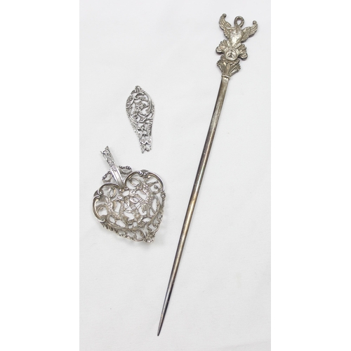 1020 - A rare French silver hatelet or meat skewer by Odiot of Paris, likely 19th century, the top with cas... 