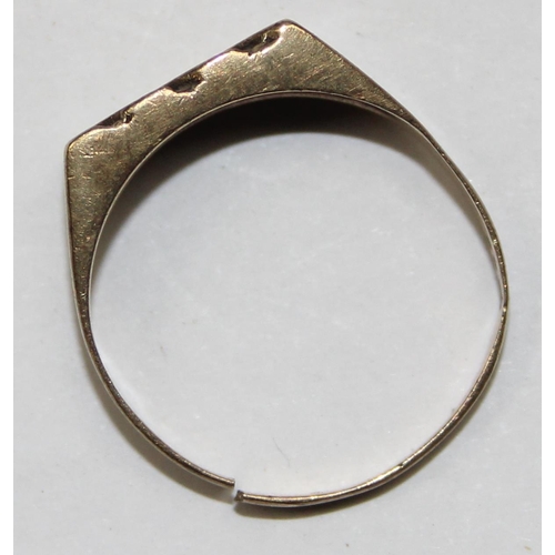 1101 - Retro 9ct gold ring with cut shank, marked and XRF confirmed, approx 4.29g