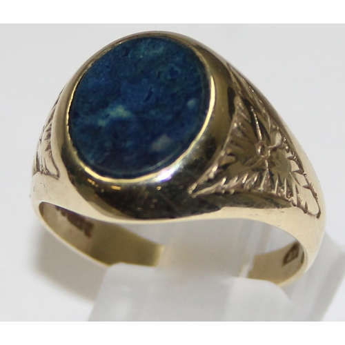 1120 - 9ct gold and lapis set signet ring with engraved shoulders, full hallmarks and XRF confirmed, approx... 