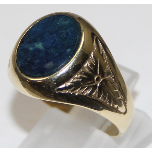 1120 - 9ct gold and lapis set signet ring with engraved shoulders, full hallmarks and XRF confirmed, approx... 