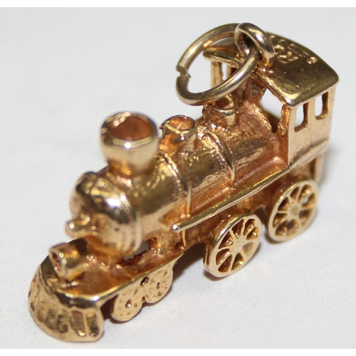 1138 - 9ct gold charm formed as a train, marked and XRF confirmed, approx 3.48g gross