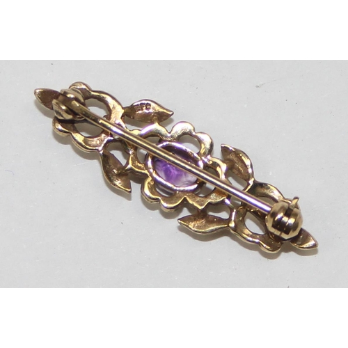 1151 - 9ct gold Art Nouveau style bar brooch set with amethyst, marked and XRF confirmed, approx 2.64g gros... 