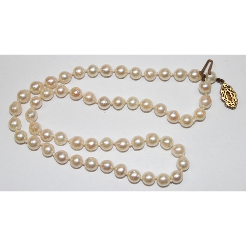 1168 - A vintage pearl necklace with 9ct gold clasp, marked and XRF confirmed, the pearls approx 6mm-7mm in... 