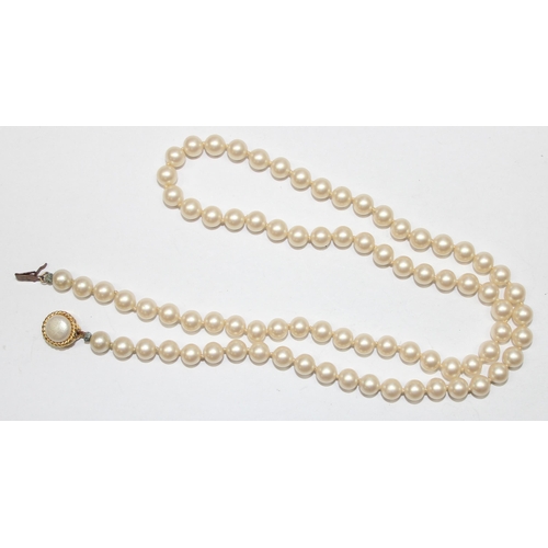 1169 - A baroque pearl necklace with 9ct gold clasp, a seed pearl and 9ct gold bracelet, and a faux pearl n... 