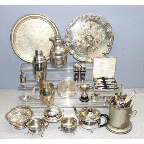 1041 - Qty of assorted antique and later silver plate and other metalware, approx 7.2kg gross