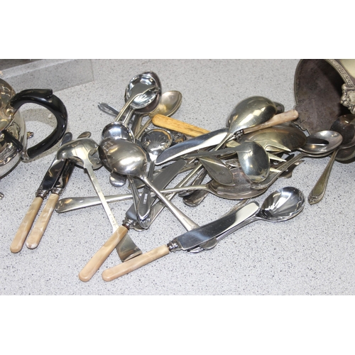 1041 - Qty of assorted antique and later silver plate and other metalware, approx 7.2kg gross