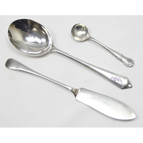 1047 - A cased silver spoon, silver salt spoon and silver butter knife, various dates and makers, approx 28... 