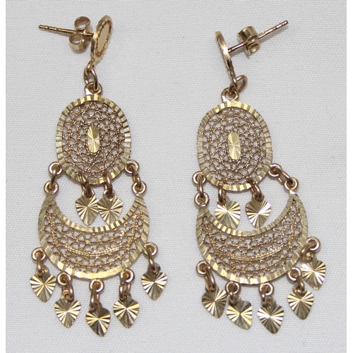 1170 - A pair of 9ct gold filigree drop earrings with stud fasteners, marked 375, small hallmarks to posts ... 