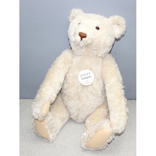 1542 - Steiff fully-jointed 'Hug' Teddy Bear - 1921 replica limited edition (378/1921) from the Steiff arch... 