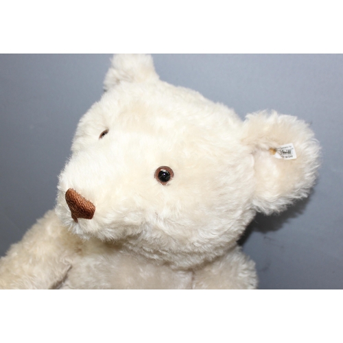 1542 - Steiff fully-jointed 'Hug' Teddy Bear - 1921 replica limited edition (378/1921) from the Steiff arch... 