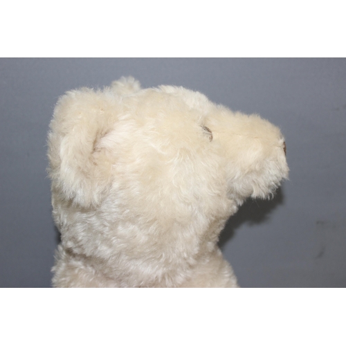 1542 - Steiff fully-jointed 'Hug' Teddy Bear - 1921 replica limited edition (378/1921) from the Steiff arch... 