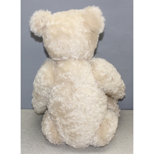 1542 - Steiff fully-jointed 'Hug' Teddy Bear - 1921 replica limited edition (378/1921) from the Steiff arch... 