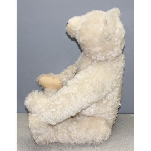 1542 - Steiff fully-jointed 'Hug' Teddy Bear - 1921 replica limited edition (378/1921) from the Steiff arch... 