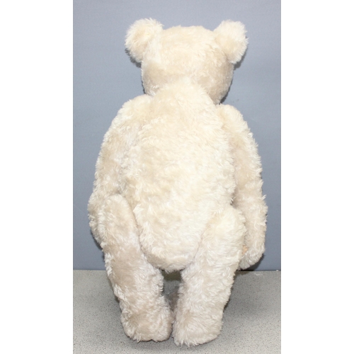 1542 - Steiff fully-jointed 'Hug' Teddy Bear - 1921 replica limited edition (378/1921) from the Steiff arch... 