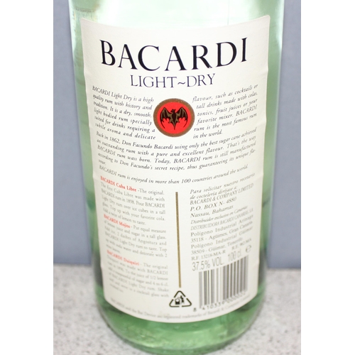 1676 - A vintage bottle of Bacardi white rum, 1 litre