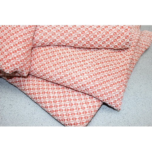 229E - 4 x geometric throws in orange/salmon and cream, approx 200cm x 150cm