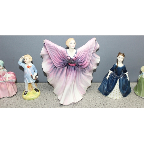 1689 - 5 assorted Royal Doulton figures to inc HN2211, 2385, 2938, 1811 & 2062