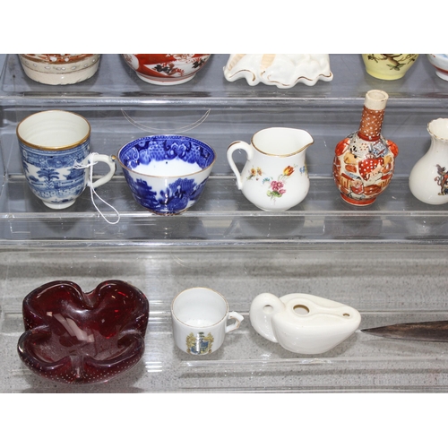 1697 - Mixed lot of antique & later Oriental ceramics to include Chinese tea cups and Japanese Satsuma vase... 