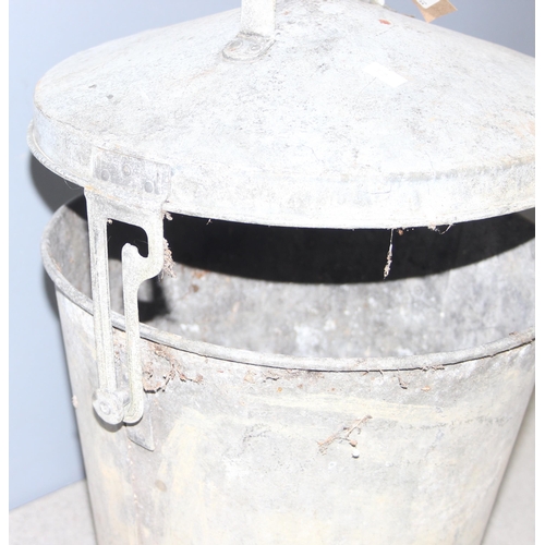 314 - Galvanised bucket with locking lid, approx 40cm H